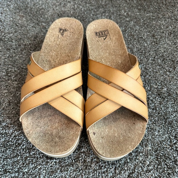 Reef Women's Brown Kaia Cross Cushion Bloom Hi Flip Flop Sandals Size 9 - Picture 3 of 6